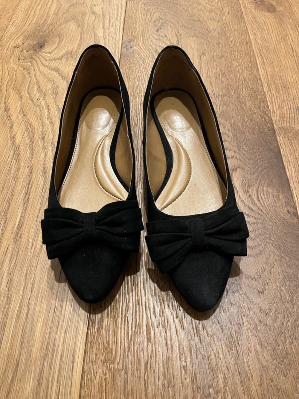 Black Bow Pointed-Toe Women's Flats, 6.5